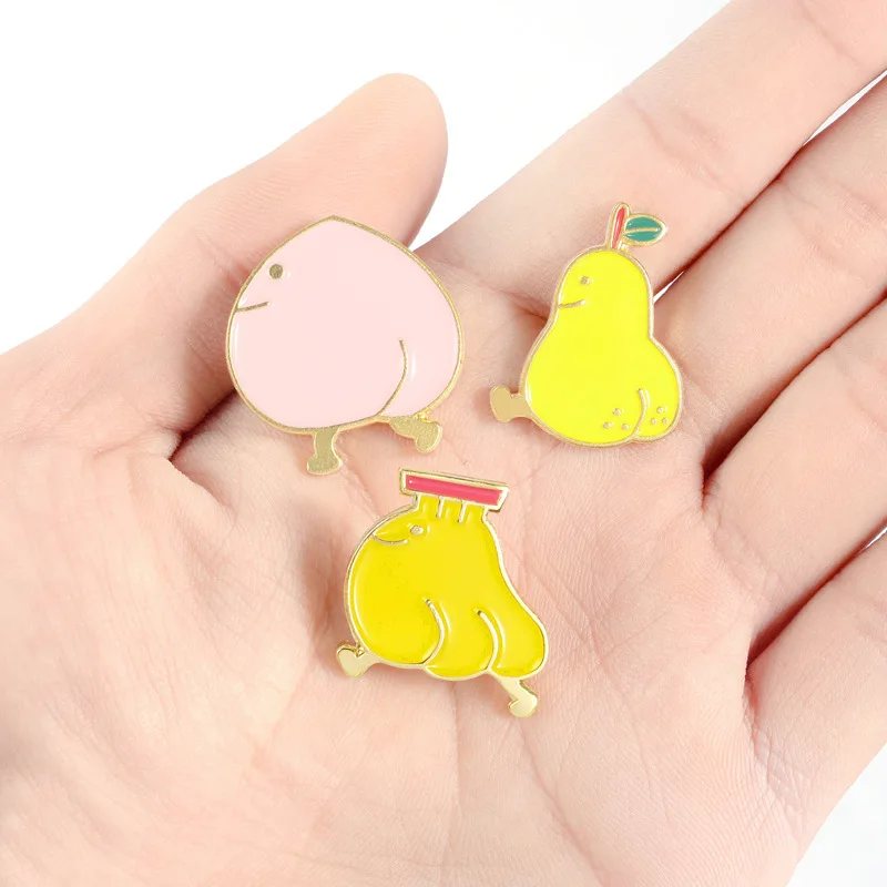 

Walking Fruit Brooch for Women Cute Peach Pear Banana Shirt Collar Pin Broches Badge Pines Metalicos Jewelry Brosche Accessories