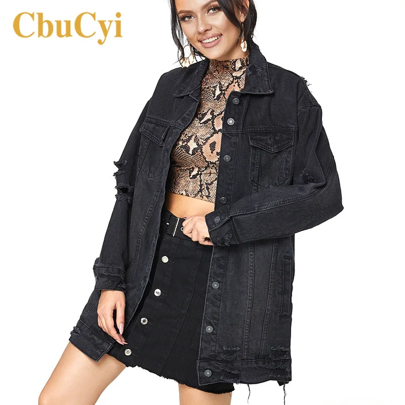 Женская джинсовая куртка черная рваная большого размера с дырками и кисточками