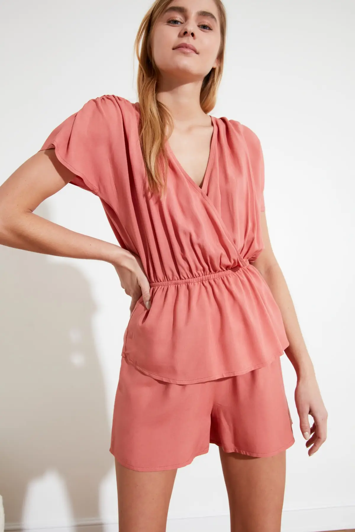 

Trendyol Double Breasted Collar Viscose Pajamas set THMSS20PT0305