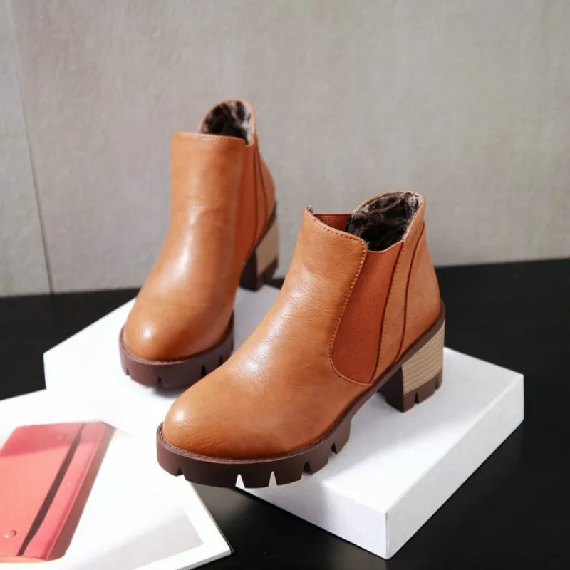 

Women Black Chelsea Boots Chunky Heel Shoes Ladies Leather Ankle Boots Autumn Winter Female Platform Booties Plus Size 43