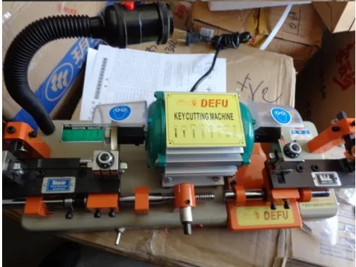 

1pcs 220v/50hz or 110v/60hz model 238bs key cutting machine.key abloy machine.