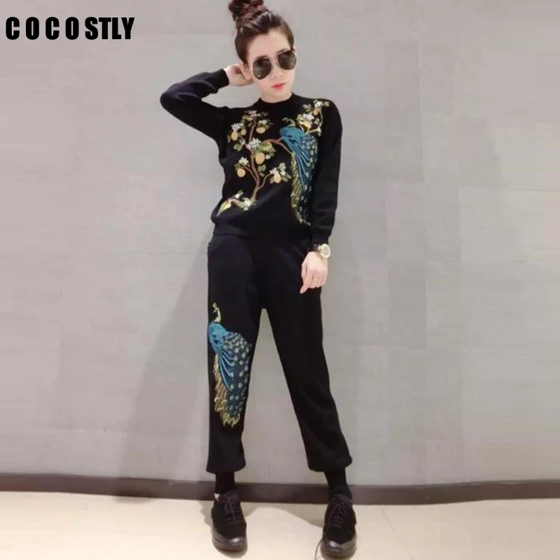 

Piece Women's Set 2 Peacock Embroidery Loose Pullover Sweater + Long Pants Two Pieces Knitted Trousers Suit roupas feminina