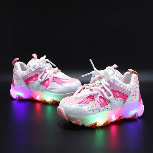 New LED Children Glowing Shoes Baby Luminous Sneakers Boys Girls Lighting Running Shoes Kids Breathable Mesh Sneakers 2