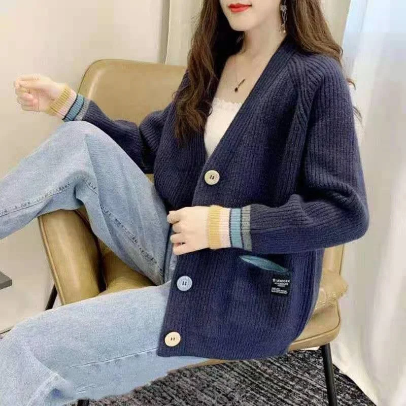 Женский трикотажный кардиган с V-образным вырезом длинным рукавом и большими