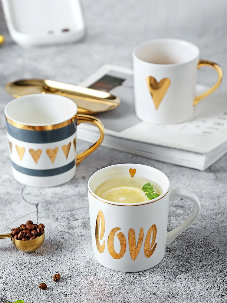 Креативная большая кофейная кружка белого и золотого цвета с буквенным принтом