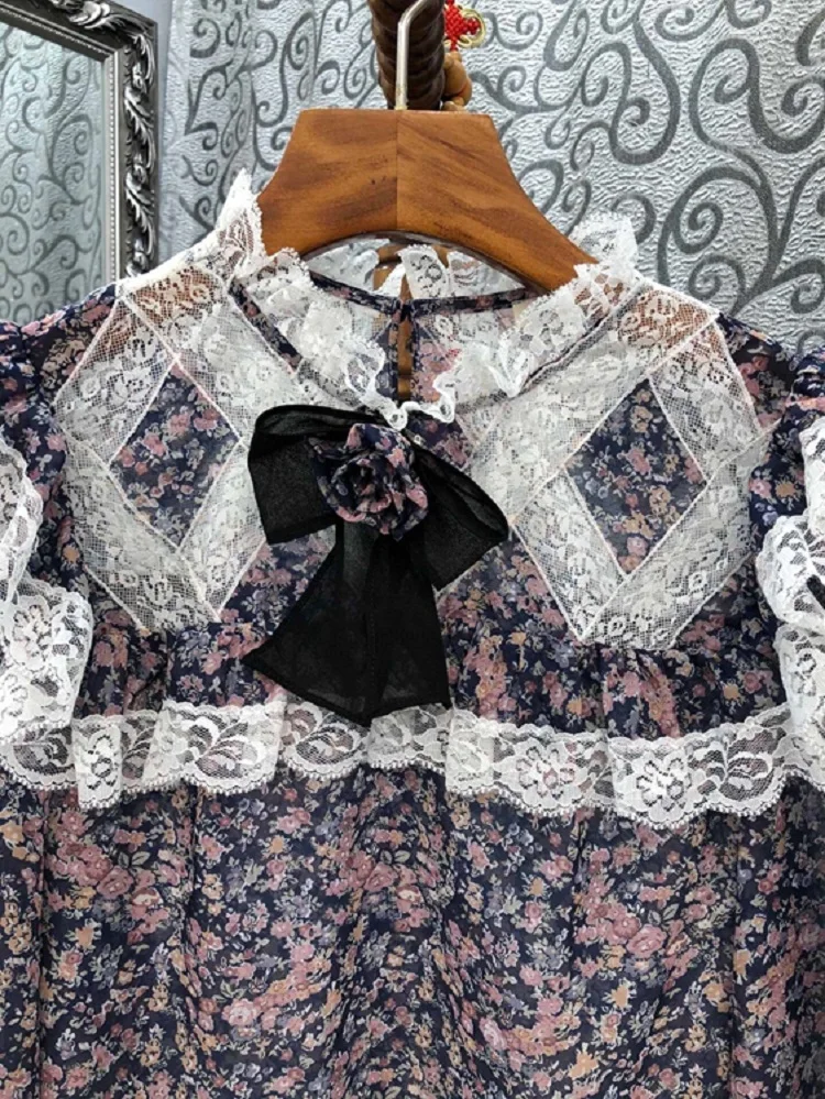 

2020 Autumn Fashion Style Blouses Women Ruffled Collar Purple Little Flower Print White Lace Patchwork Long Sleeve Vintage Tops