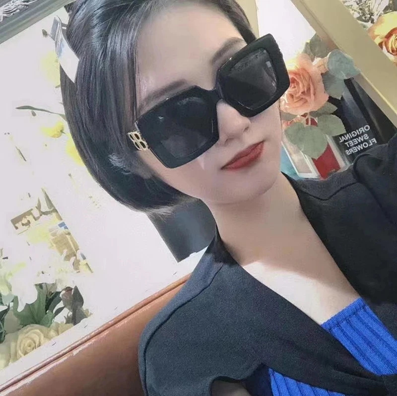 

Brand New Luxury Square Sun Glasses Luxury Travel Casual Sunglasses Women Vintage Retro Oculos Lunette De Soleil Femme UV400