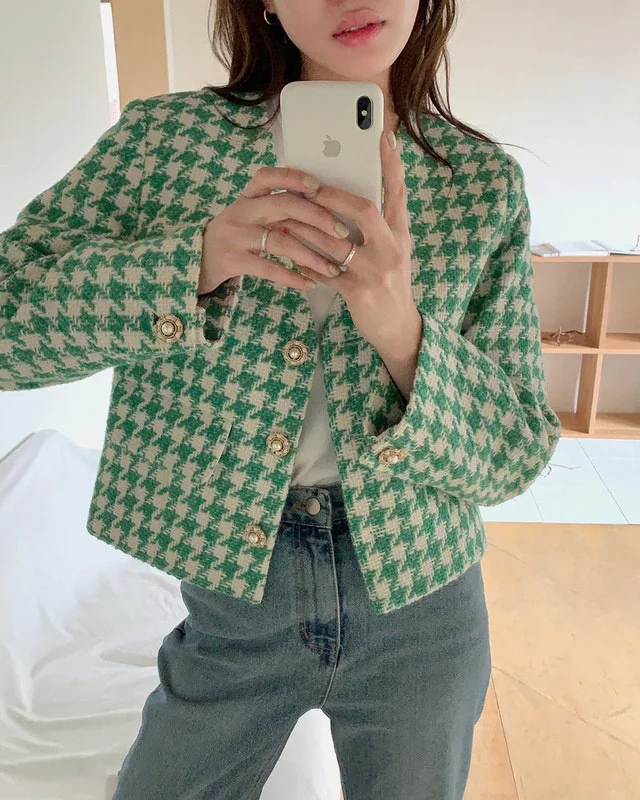 

autumn color tweed pearl buckle loose short small coat women