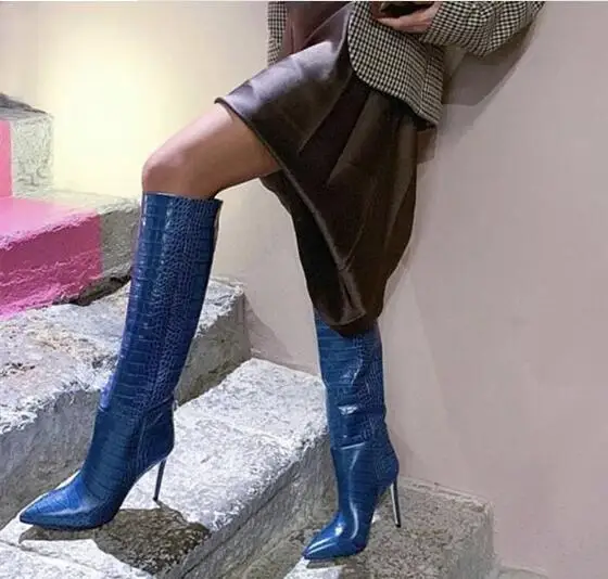 Стильные женские сапоги до колена с узором питона зеленые кожаные модельные