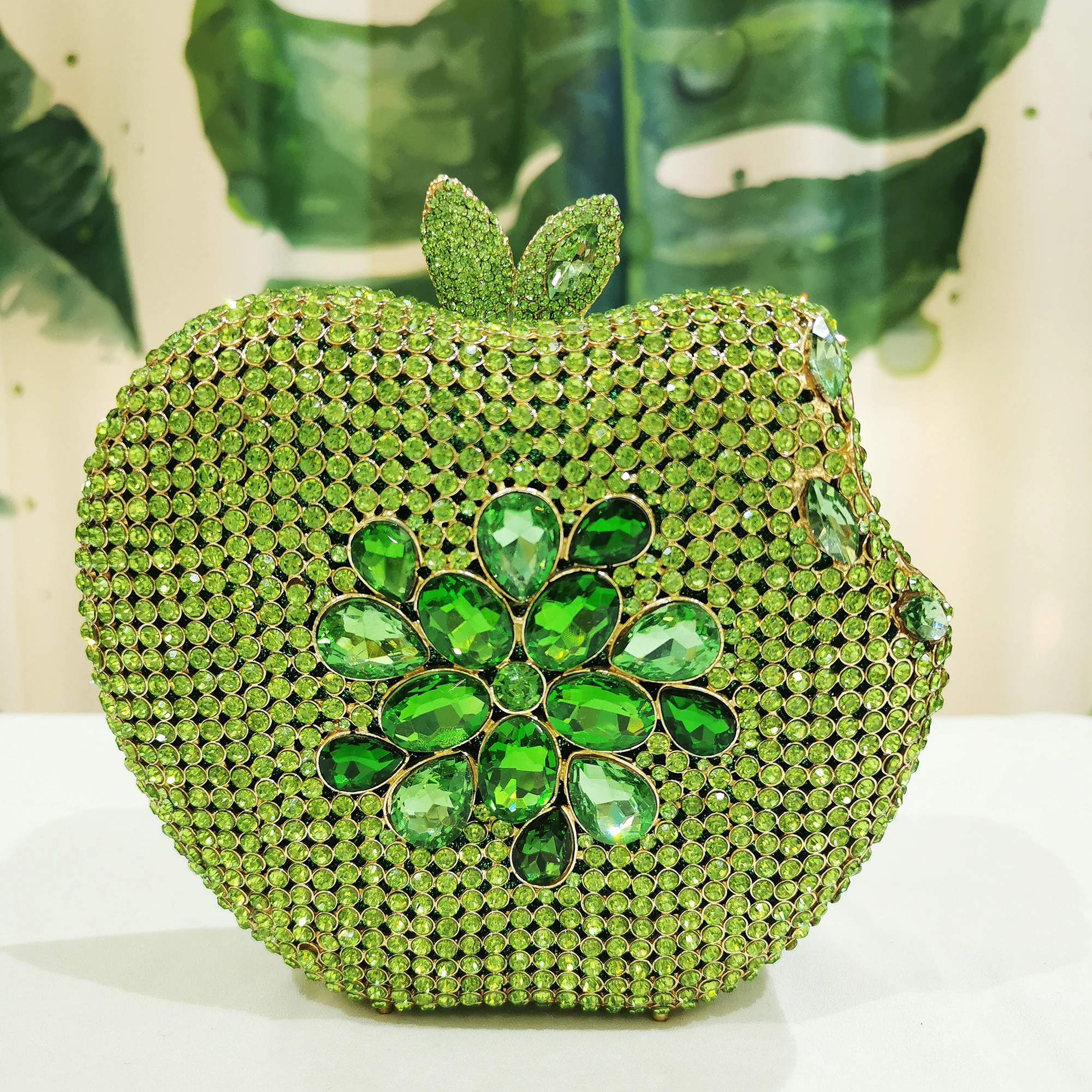 

AB Gemstone Red/Green Clutch Womens Apple Shape Gold Metal Crystal Evening Purse Fashion Hollow Out Lady Wedding Party Purses