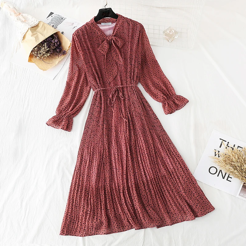 Женское шифоновое платье трапеция средней длины с V образным вырезом