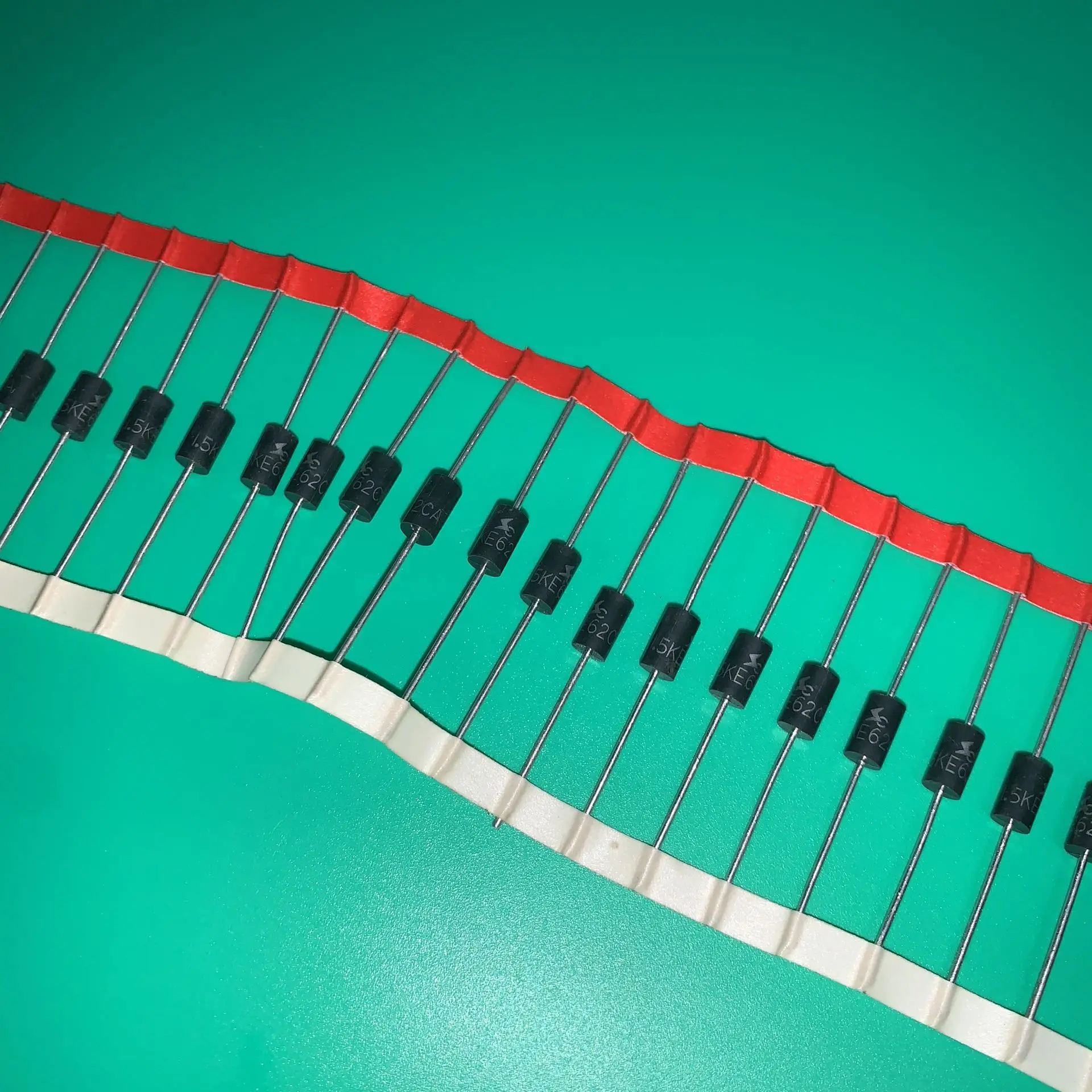 50pcs/lot 1.5KE62CA DO-201 1.5KE62 CA-E3/73 TVS DIODE 53VWM 111VC DO201 1.5KE62CA-E3/73 1.5KE62CAE373 1.5KE62 CA-E3/73 15KE62CA