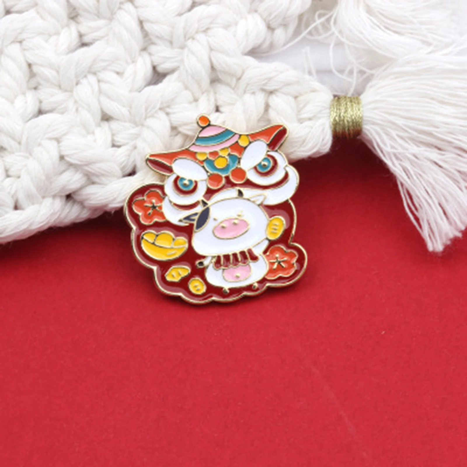 

1Piece 3cmx2.5cm Pin Brooches Cow Animal Enamel The Year Of The Ox Brooch New Style Cuteand Fashion Zinc Alloy Brooches