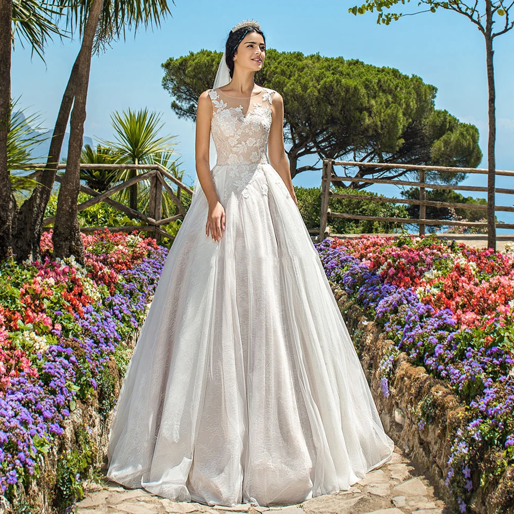 

Romantic A Line Wedding Dresses Scoop Button Back Sleeveless Lace Appliques Sweep Train 2021 Bride Gowns Vestido De Noiva
