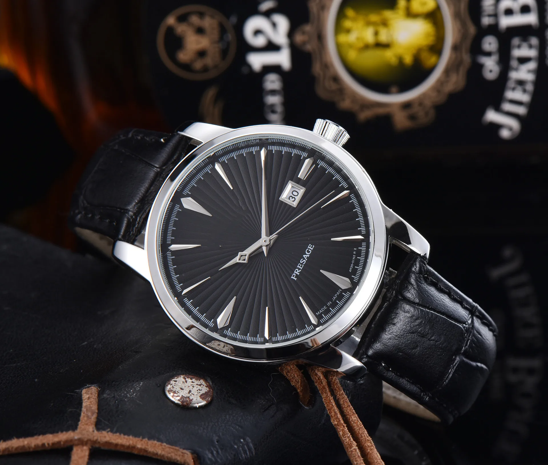 

2021 men's watch European and American carbon fiber grain fashion brand quartz watch Black pointer Sports Watch