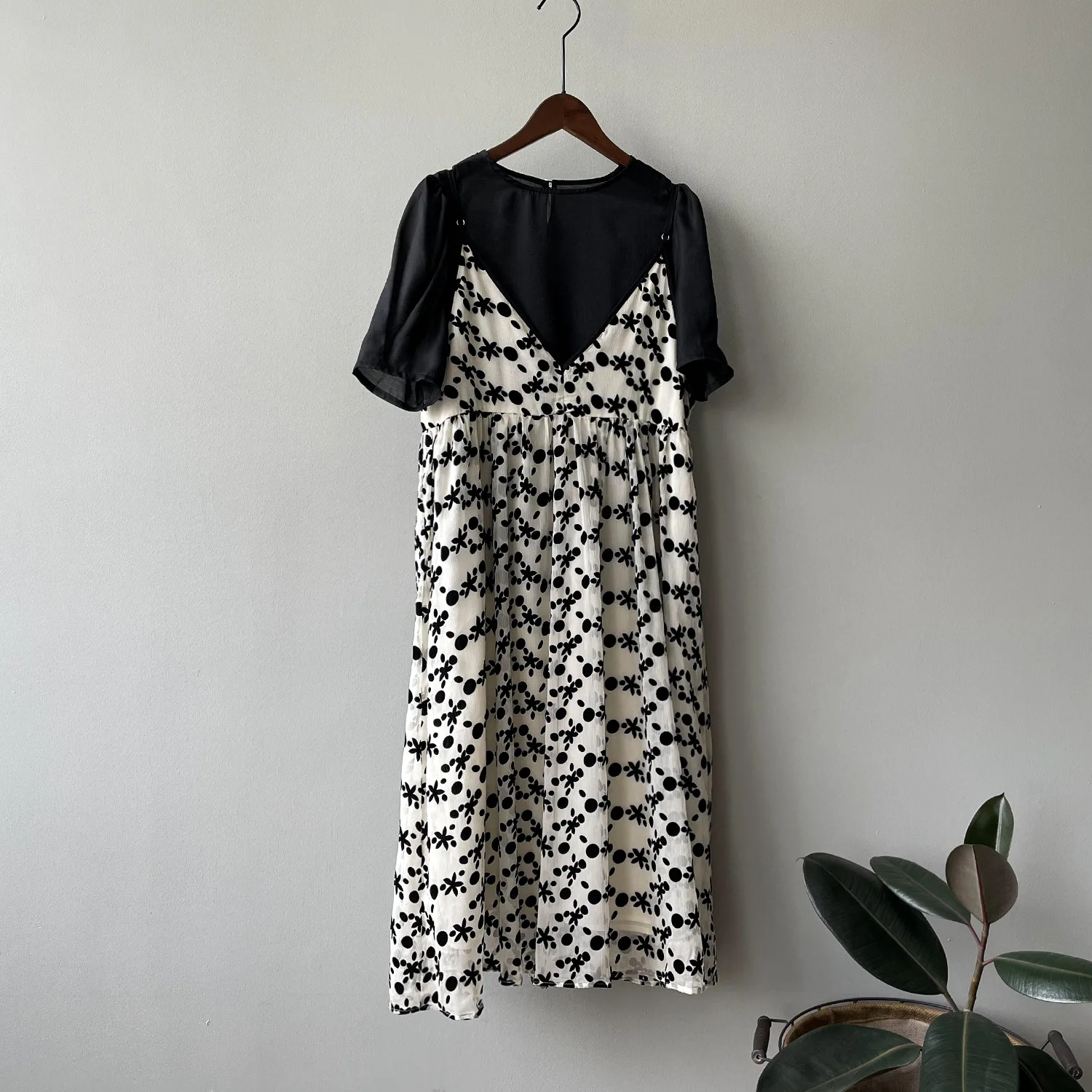 

COZOK 2021 Summer New Korean Floral Suspender Women's Dress Two Piece Leisure Suit 80199