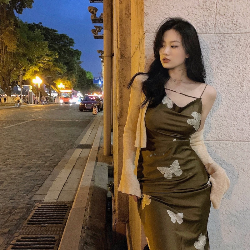 

Женское летнее платье с воротником «одно слово»