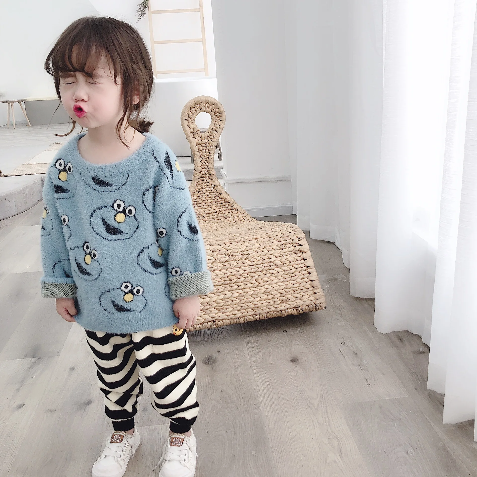 Новые осенние вязаные штаны в черно белую полоску для маленьких мальчиков и