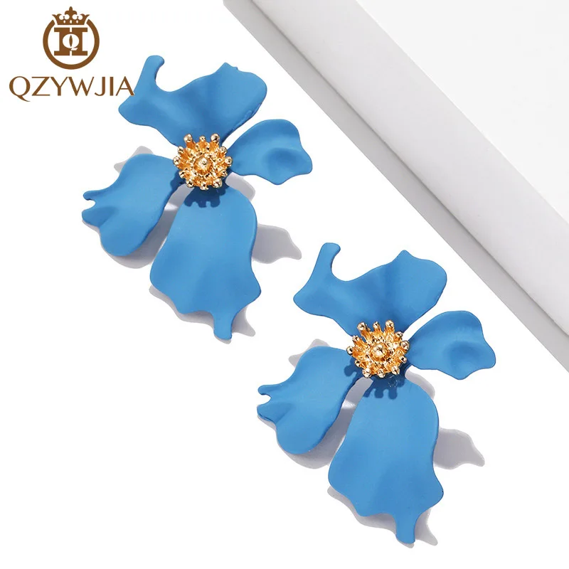 Женские серьги-гвоздики с большим цветком металлические для девушек вечерние