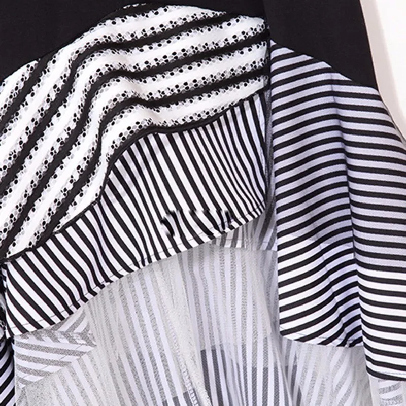 Платье-Русалка женское черное с круглым вырезом и коротким рукавом оборками