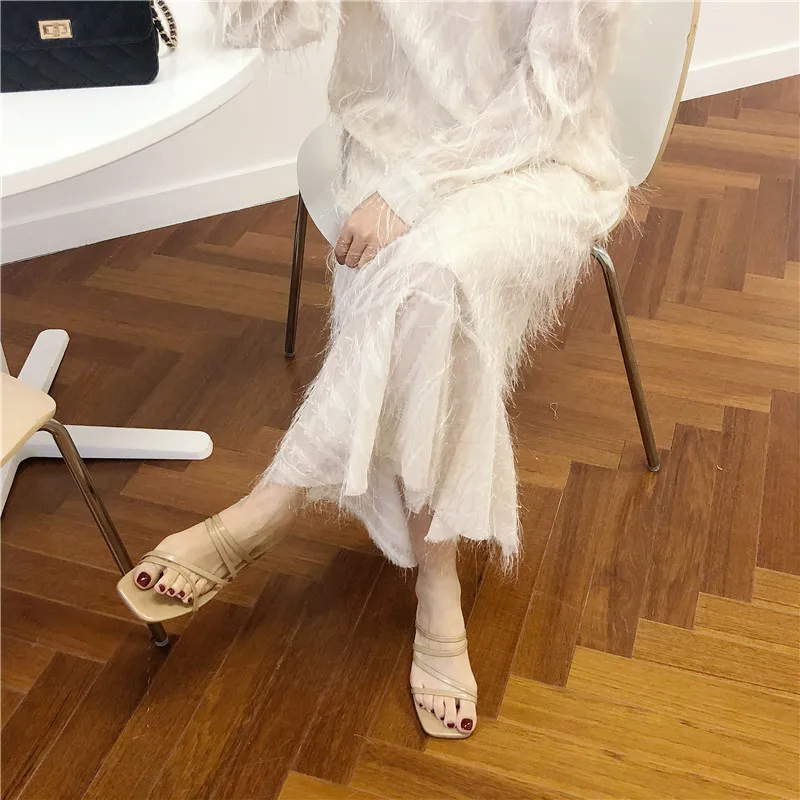 Женские босоножки на высоком каблуке коллекция 2019 года Летние с квадратным