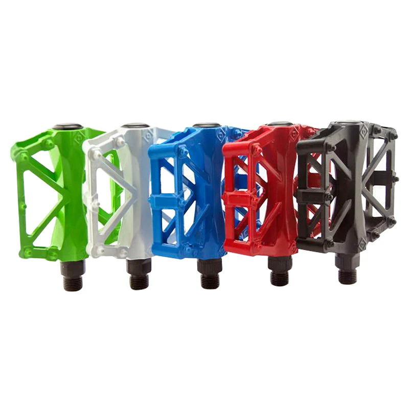 

Bike Pedals 9/16 for MTB Mountain Road Bicycle Flat Pedal16 Anti-Skid Pins Universal Aluminum Alloy Platform Pedal Travel Cycle