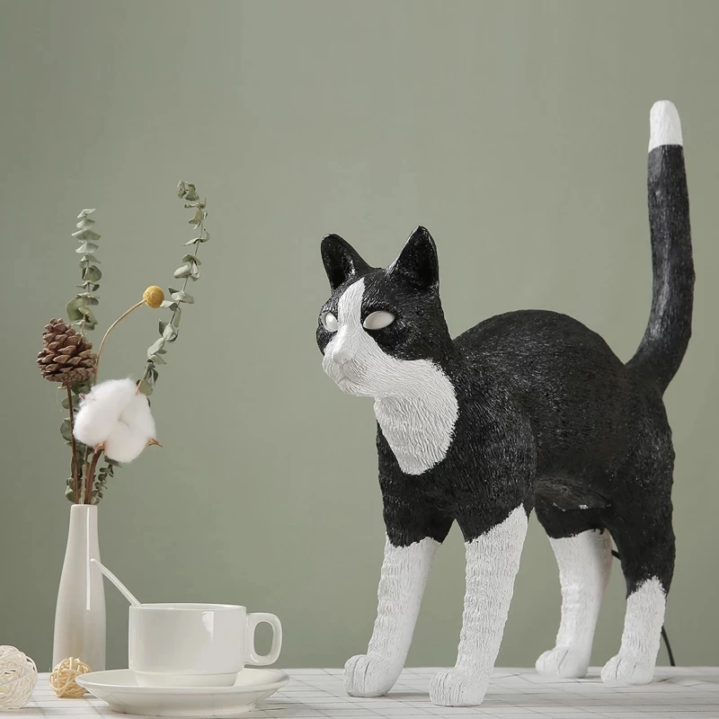 

Modern SELETTI Resin Cat LED Table Lamps minimalist creativity animal design Desk Lamps for Kids Room Beside Living Room Bedroom