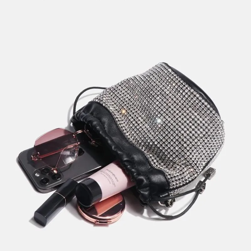 

2021 New Fashion Rhinestone Handmade Diamond Shoulder Bucket Bag Ladies Underarm Bag Genuine Leather Mini Bag Bolsos Para Mujer