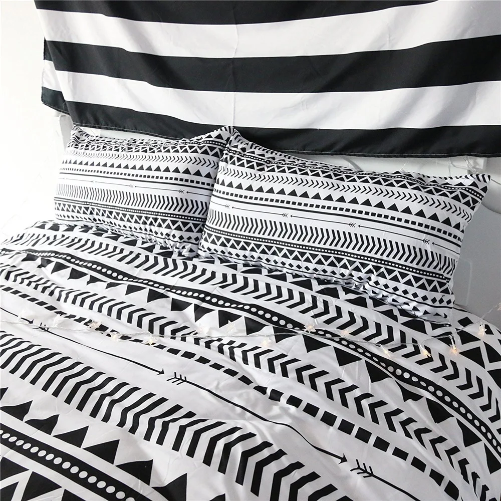 Новинка пододеяльник с треугольными полосками черного и белого цветов