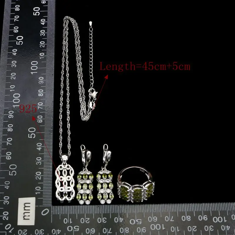 Женский комплект украшений из серебра 925 пробы