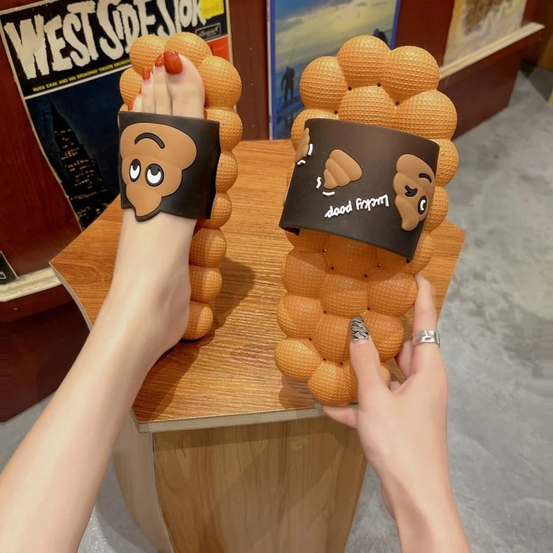 

Stepping on shit sandals and slippers women's summer wear hole shoes women ins tide 2021 new net celebrity fashion beach sandals