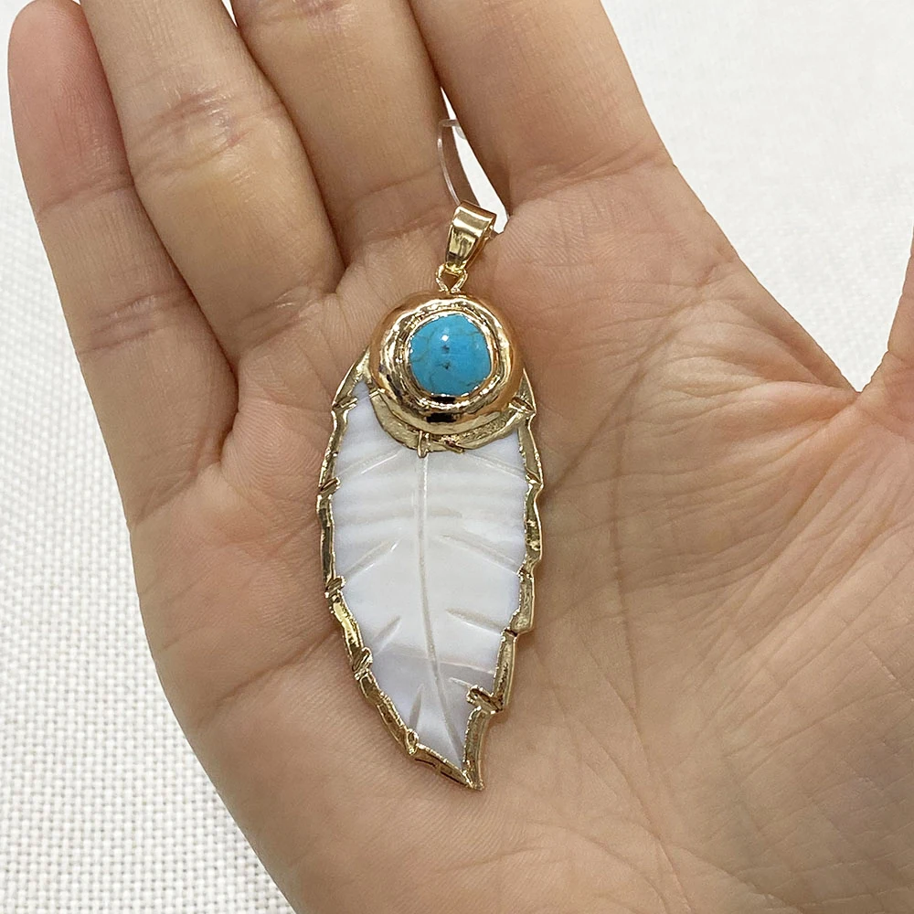 

Natural Freshwater Shell Products Pendant Leaf Shaped Pearl Natural Stone Used for DIY Making Necklace Earrings Jewelry