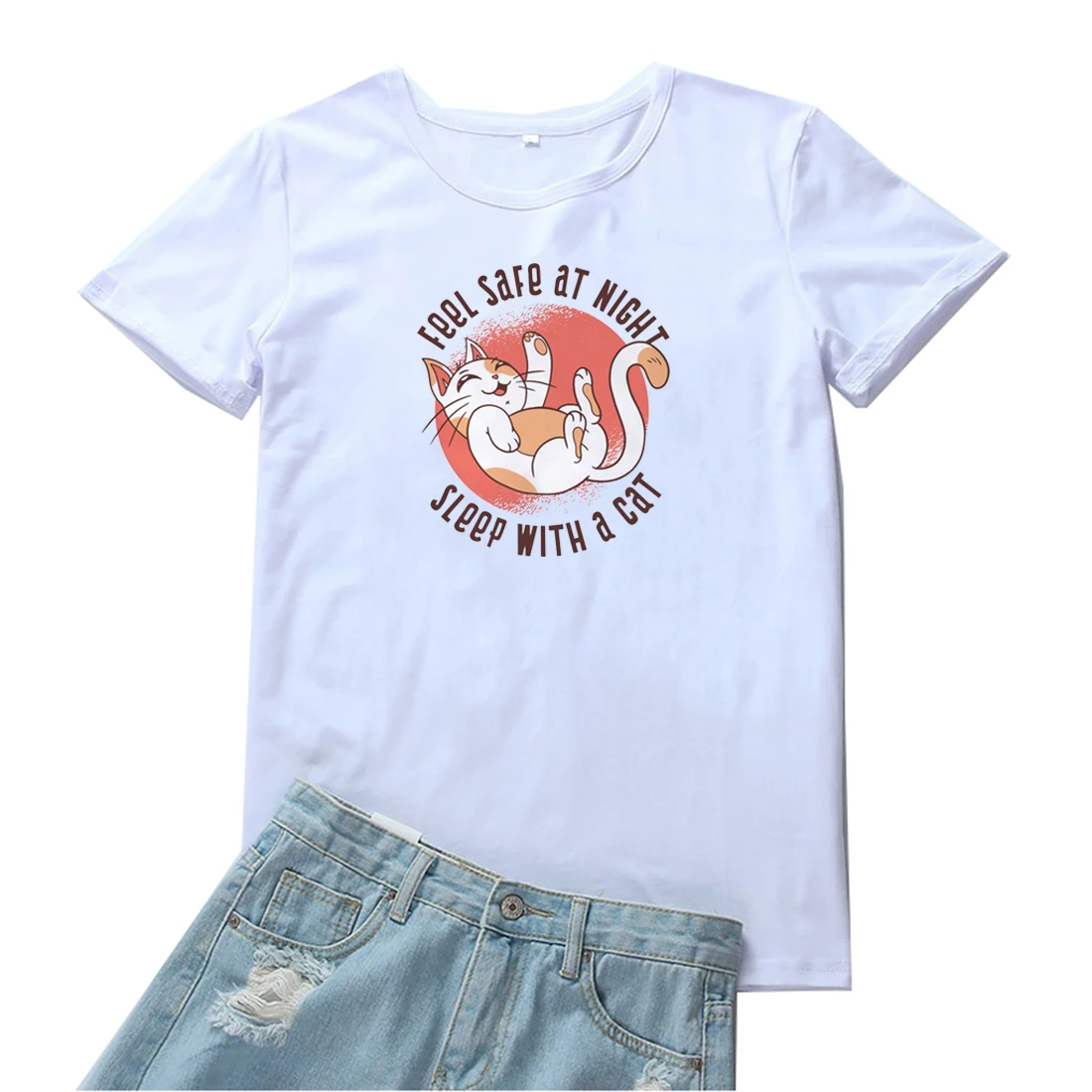 

Женская футболка с надписью «Feel Safe At A Night Sleep with A Cat», Забавный топ с принтом графики, футболки для женщин, кавайная одежда, женская футболка
