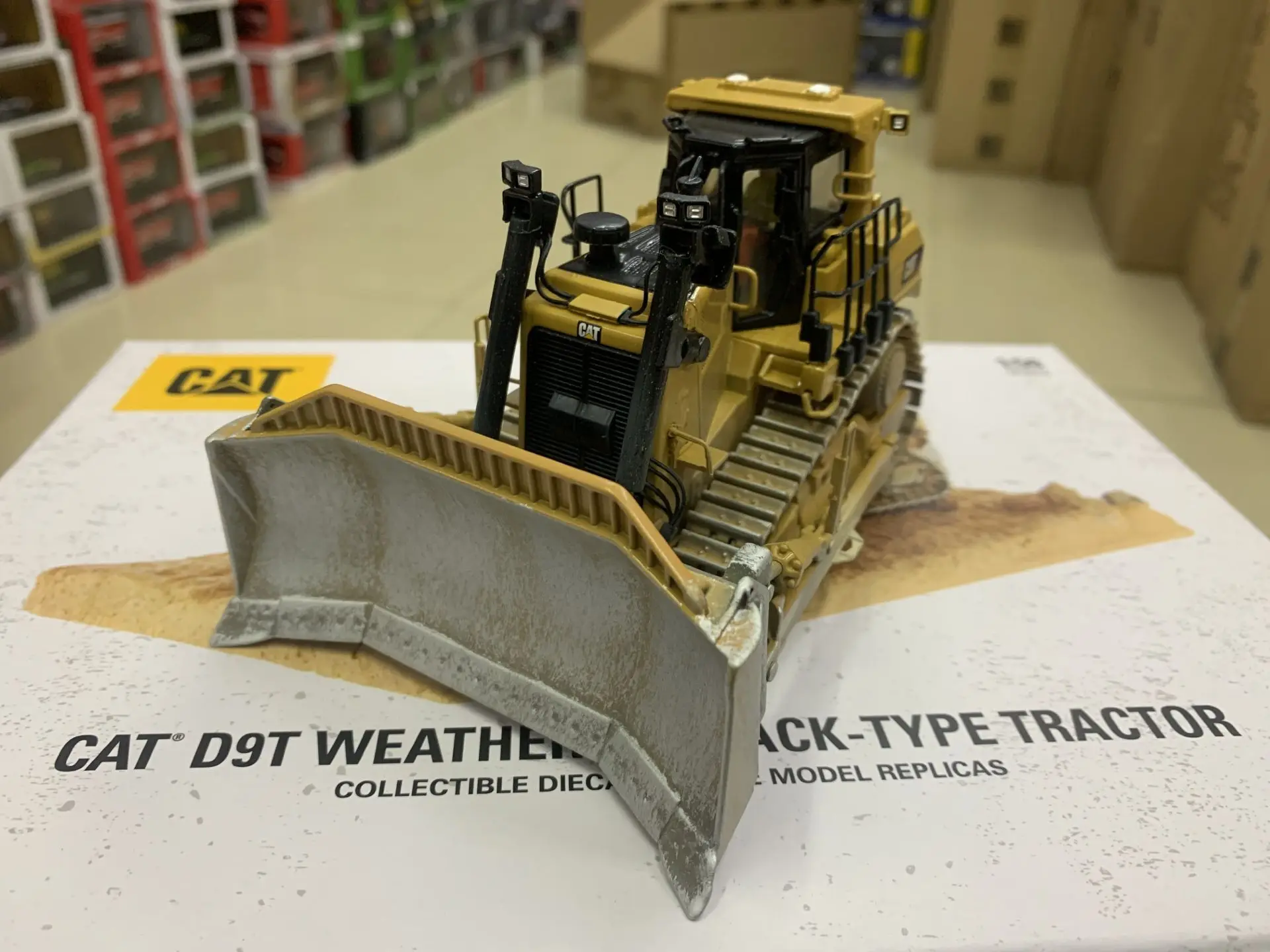 Бренд Diecast Masters 85702 Caterpillar Cat D9T выветрился трек Тип трактор 1:50 Новый в коробке|crane