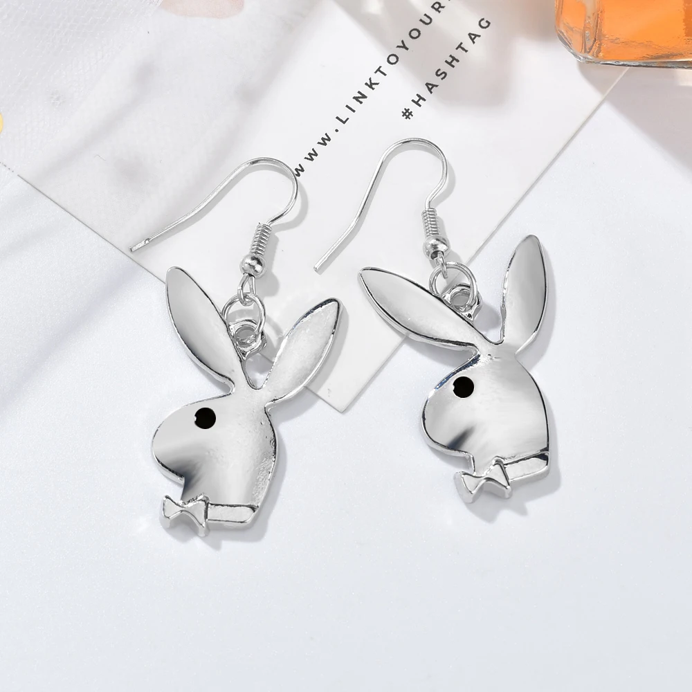 Стильная футболка с изображением персонажей видеоигр животных: кролика серьги