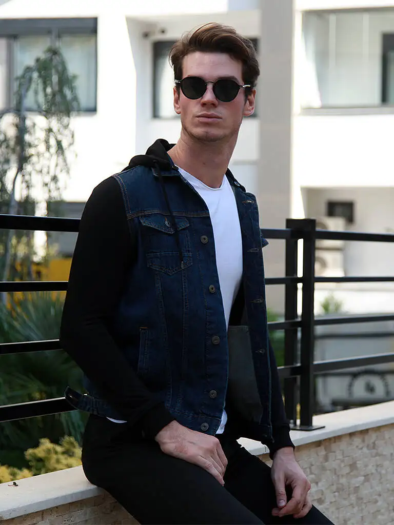 

Combed Cotton Navy Blue Mens Jean Jacket with Hooded Sleeve