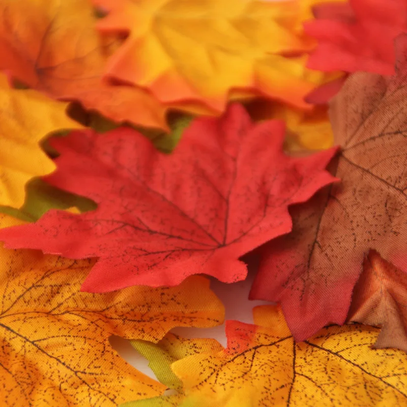 

50Pcs/Pack 8CM Simulation Maple Leaf Halloween Autumn Leaves Christmas Wedding Thanksgiving Day Shooting Props Decorations