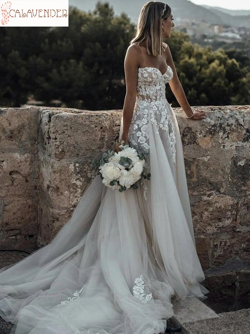 

Sweetheart Rustic Wedding Dresses Ruched Tulle Long Beach Wedding Dress Lace Appliques White Bridal Dresses