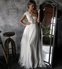 Платье Свадебное ТРАПЕЦИЕВИДНОЕ с V-образным вырезом, кружевной аппликацией и жемчужными пуговицами
