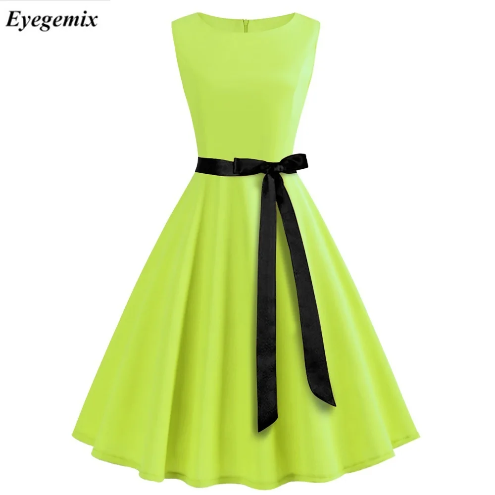 Женское винтажное платье миди без рукавов розовое с пышной юбкой в стиле