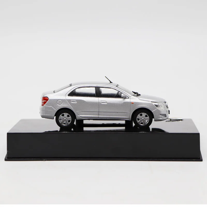 IXO 1/43 Chevrolet Cobalt LTZ 1 4 2011 модель автомобиля из сплава статический автомобиль