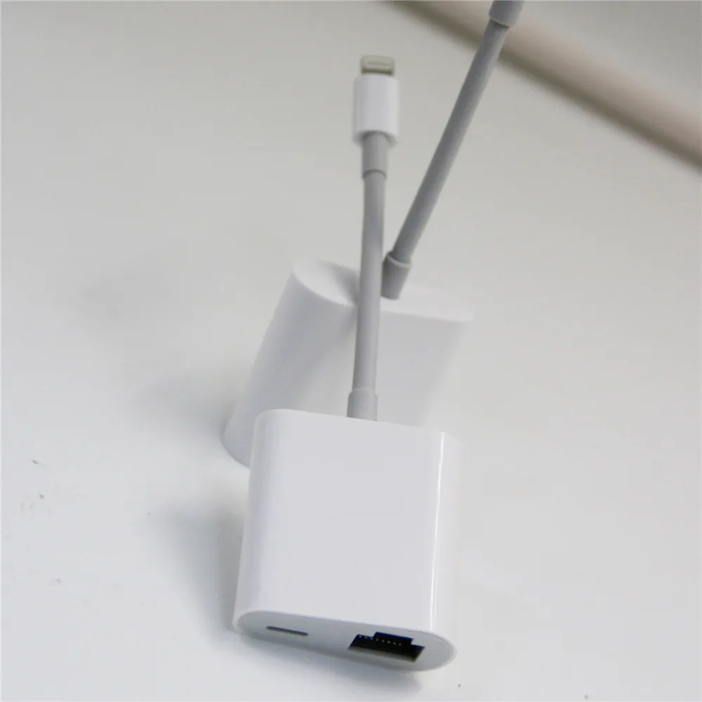 Адаптер Lightning/RJ45 100 мбит/с с источником питания| |
