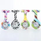 Повседневные силиконовые часы медсестры с разноцветными арабскими цифрами и круглым циферблатом, силиконовая брошь для медсестер, туника, Fob часы, карманные часы