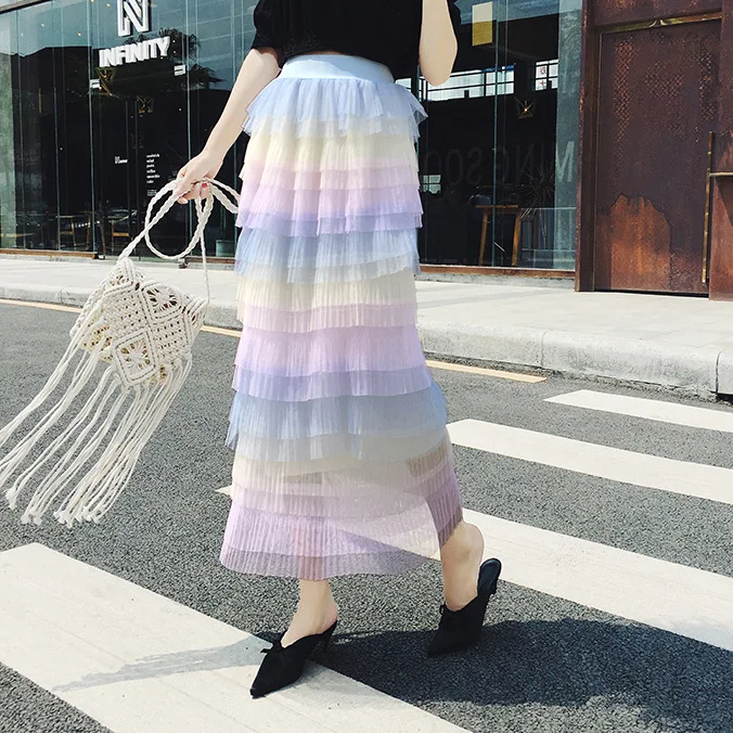 Эластичное плиссированное платье с высокой талией градиентное Радужное