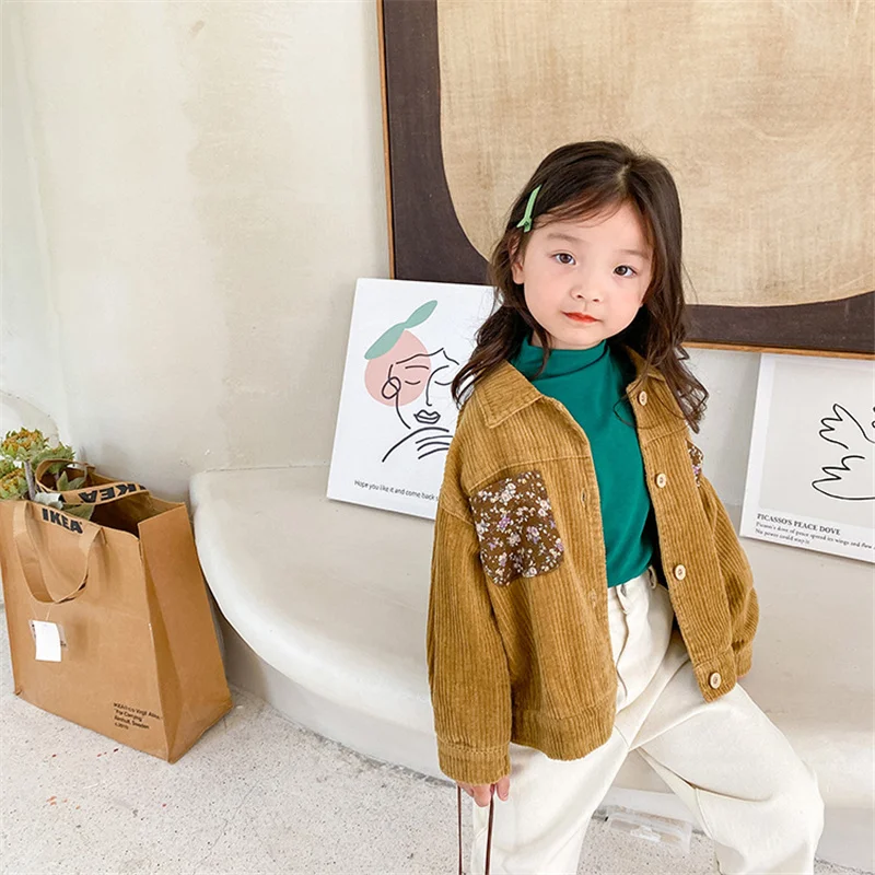 

Модные вельветовые куртки для девочек с цветочным рисунком, в стиле пэчворк, с карманами, осень 2021, детские мягкие Свободные повседневные ру...