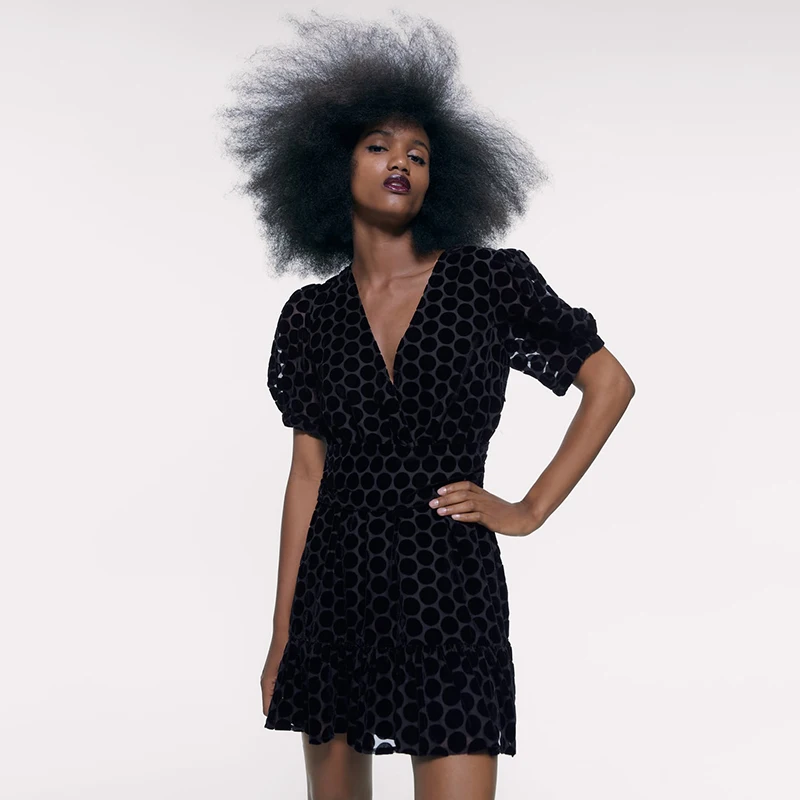 Женское бархатное мини платье ZA с коротким рукавом и V образным вырезом в горошек