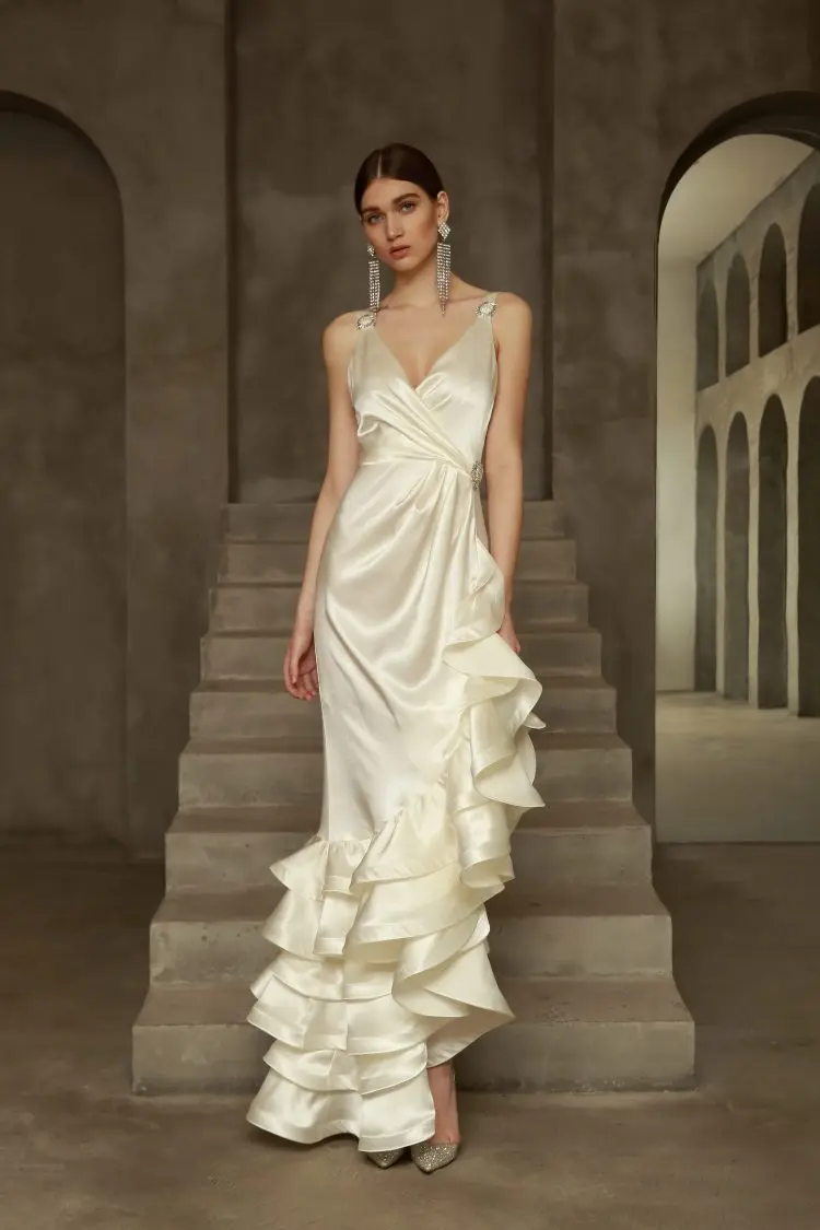 

Свадебные платья из шелка и сатина, асимметричные, с V-образным вырезом, на тонких бретелях, трапециевидной формы, 2021