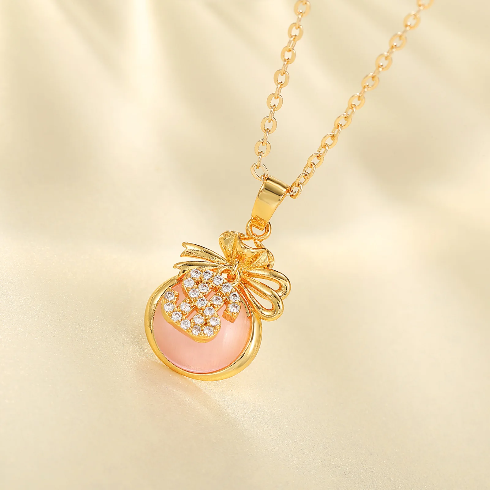 

2021 Luxury Bowknot Crystal Pendant Chokers Necklace for Women Exquisite Zircon Clavicle Chain Wedding Jewelry