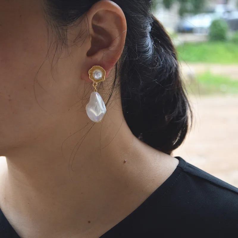 Корейские модные серьги в стиле ретро длинные блестящие висячие с бусинами виде