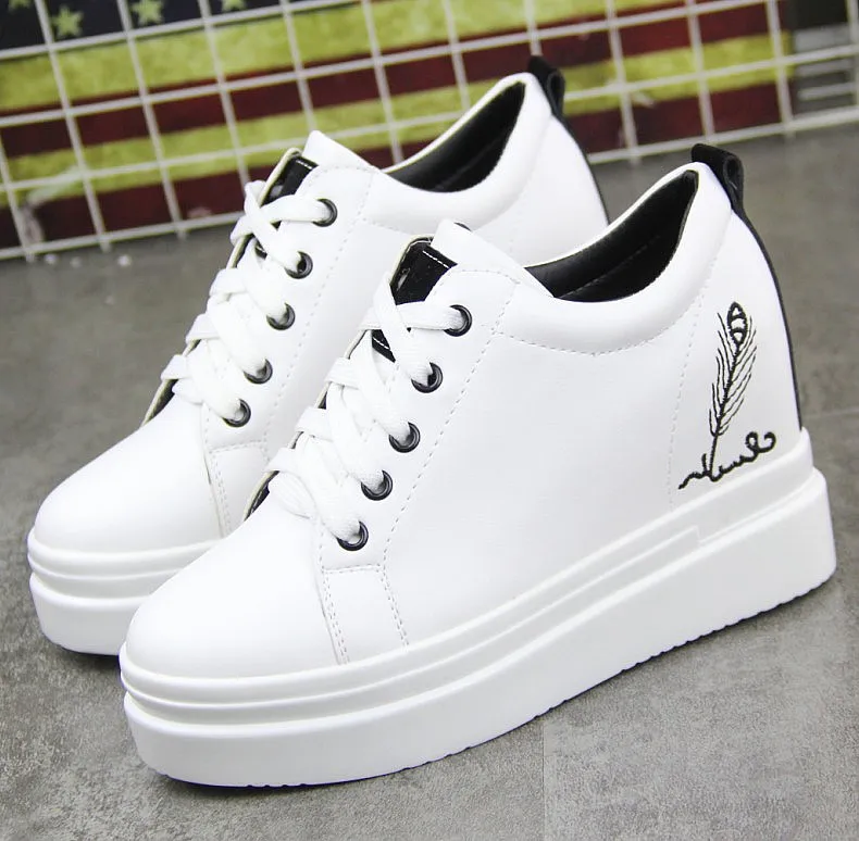 Кроссовки женские на платформе 8 см повседневная обувь танкетке белые весна